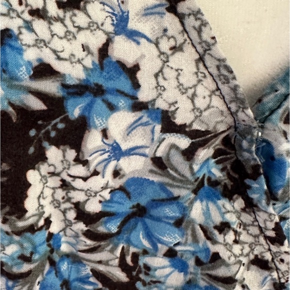 Velvet by Spencer & Graham Floral Blouse - Picture 4 of 11